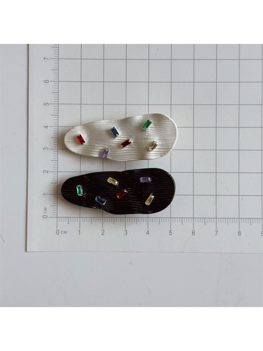 Beau - Minimalist Undulating Teardrop Hair Clip