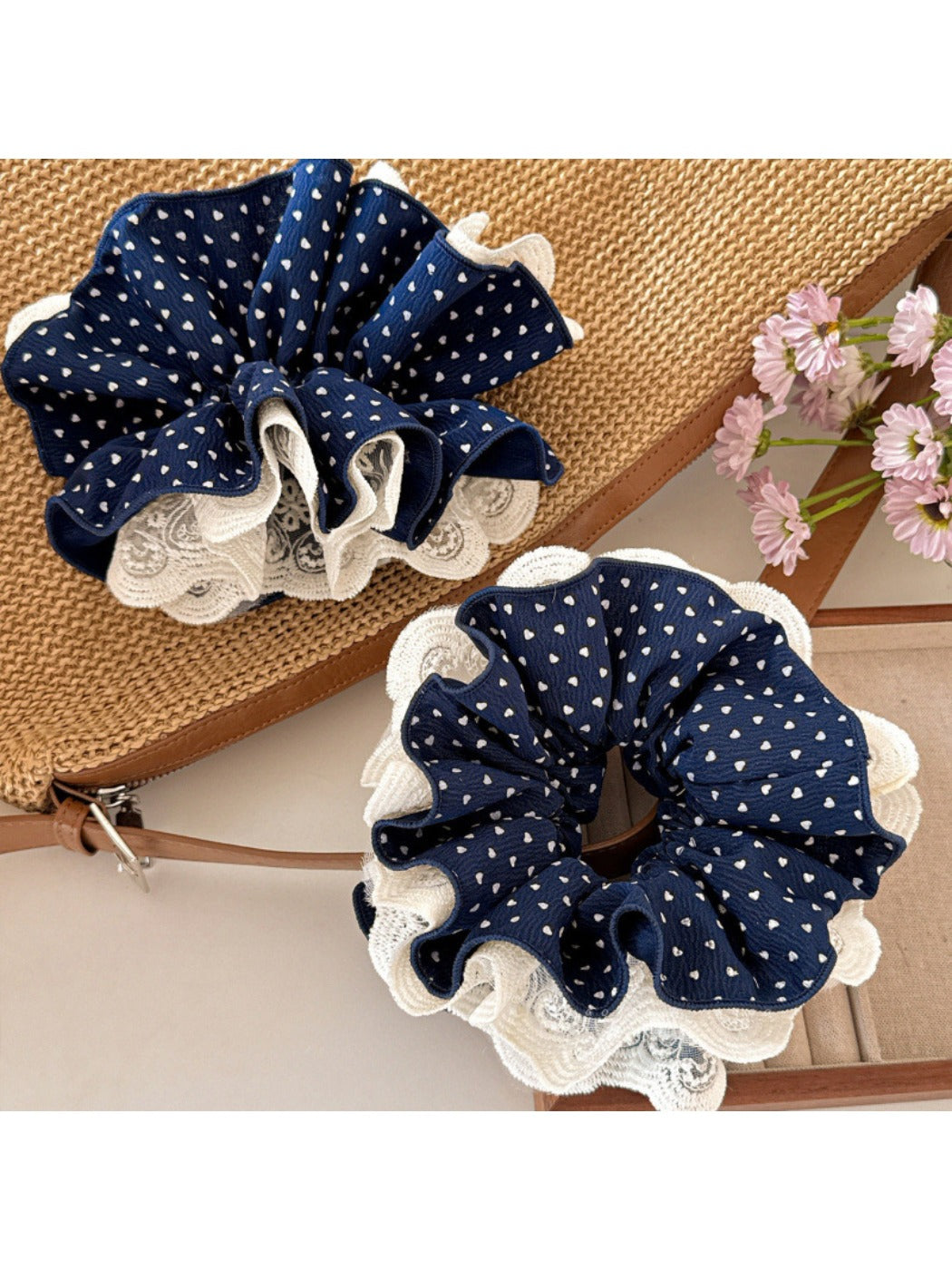 Gifty - Chic Heart Print Lace Scrunchie