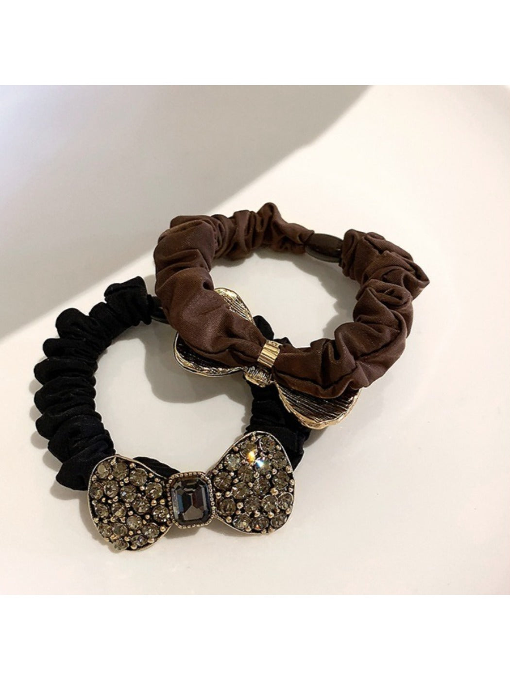 Gifty - Elegant Ruched Bow Scrunchie