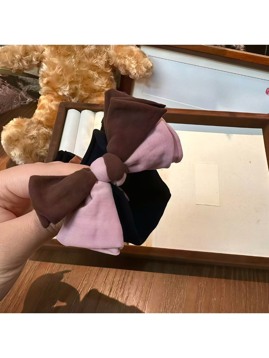 Gifty - Two Tone Bow Scrunchie