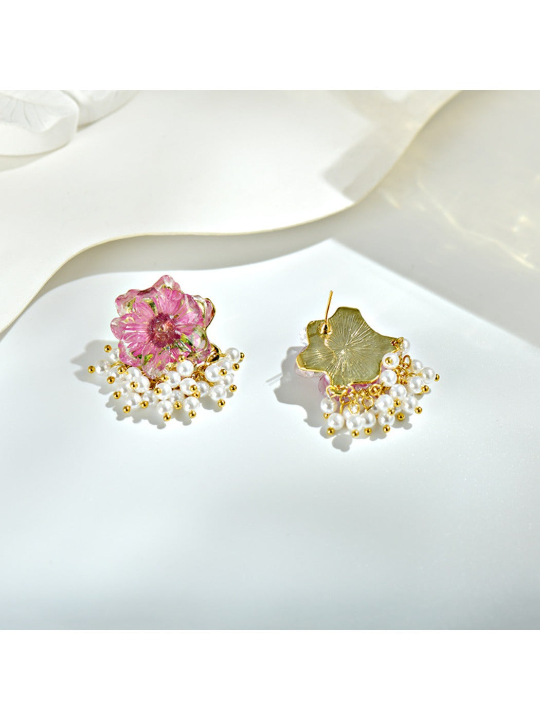 Earedge - Elegant Floral Beaded Earrings