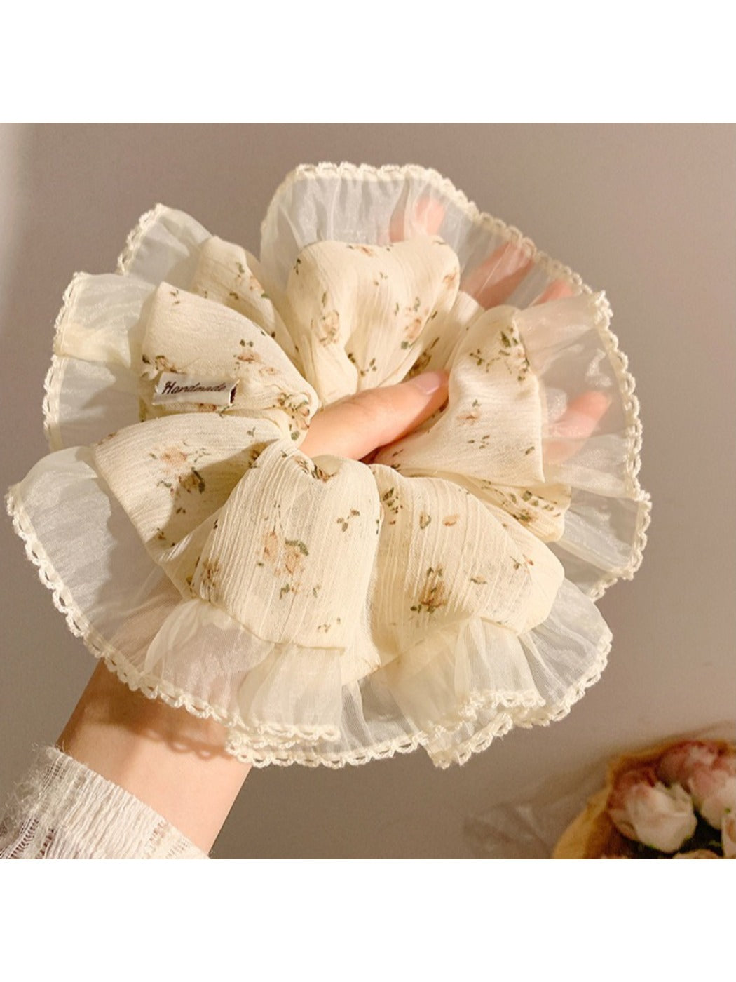 Gifty scrunchie displayed on a white background showing full circular shape