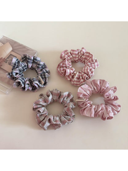 Gifty - Exquisite Beautiful Plaid Scrunchie