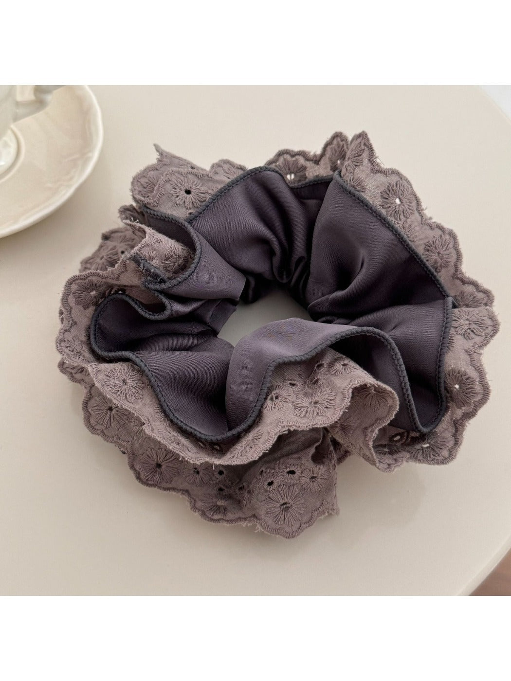 Gifty - Wavy Edge Hollow Out Hair Ties