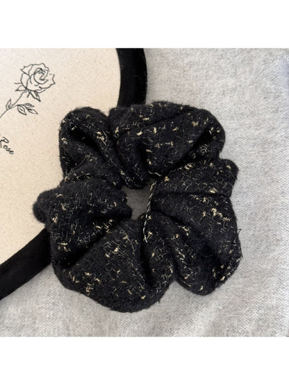 Gifty - Elegant Soft Plush Scrunchie