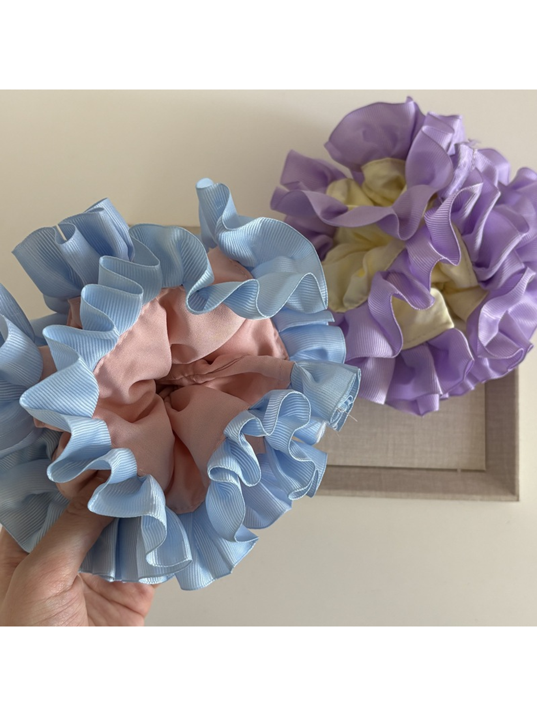Gifty - Ruffled Lace Trim Double Layer Scrunchie