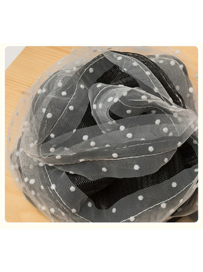 Papo - Monochrome Dotted Bath Pouf