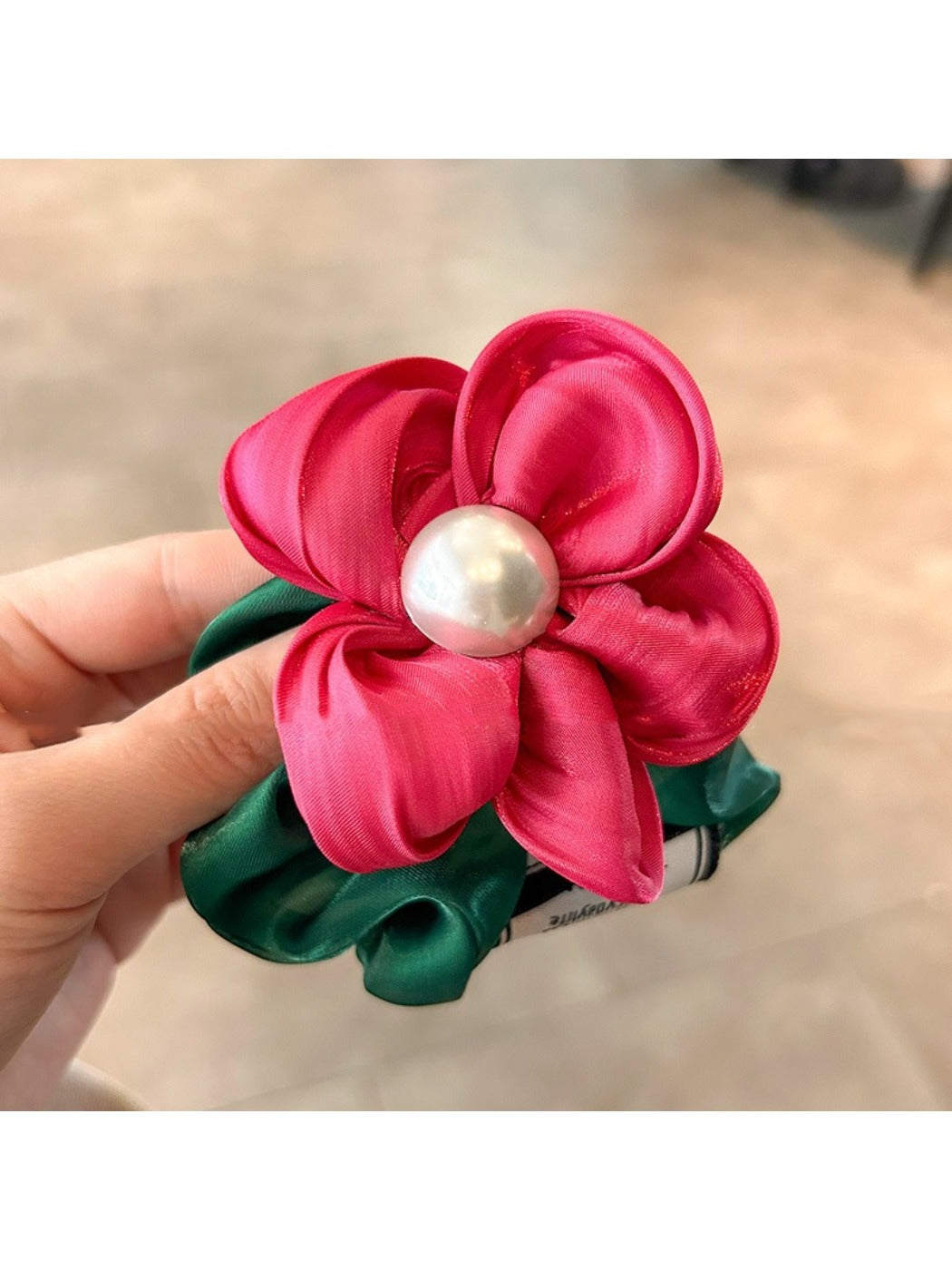 Gifty - Five-Petal Flower Scrunchie