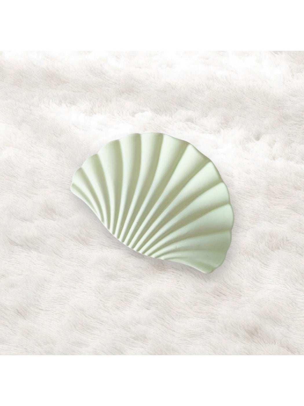 Beau - Matte Plastic Fan Shape Everyday Claw Clip