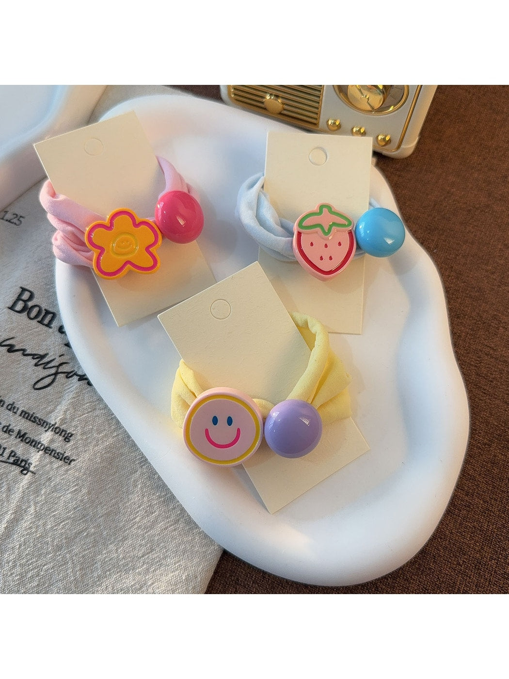 Gifty - Cute Strawberry Smiley Flower Decorative Hair Tie