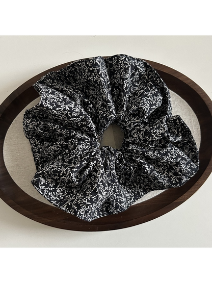 Gifty - Vintage Floral Simple Polyester Scrunchie