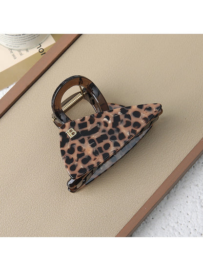 Beau - Triangular Shark Grip Clip