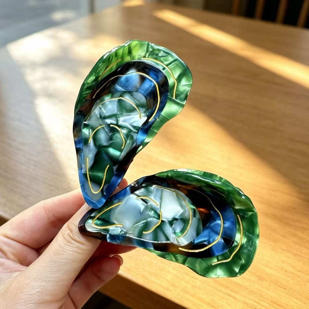 Beau - Marine Style Oyster Form Claw Clip