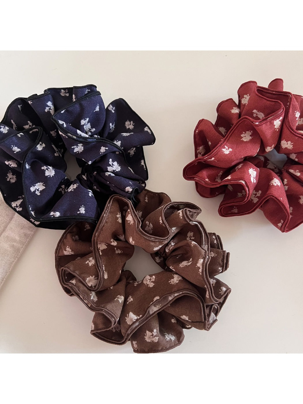 Gifty - Fabric Scrunchie Hair Ties