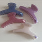 Beau - Curved Straight Bar Design Claw Clip