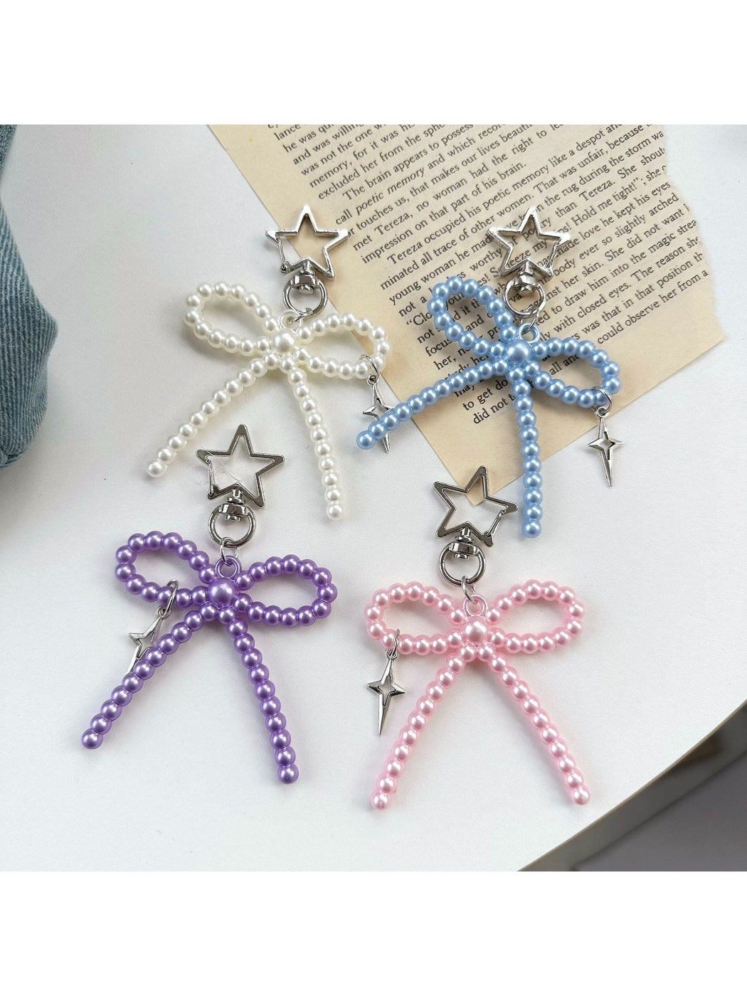 Keypus - Beaded Bow Star Detail Decorative Keychain
