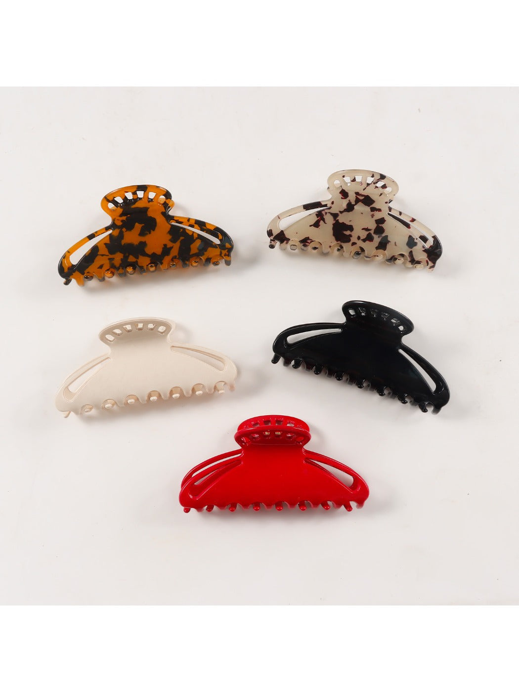 Beau - Elegant Openwork Half Circle Claw Clip