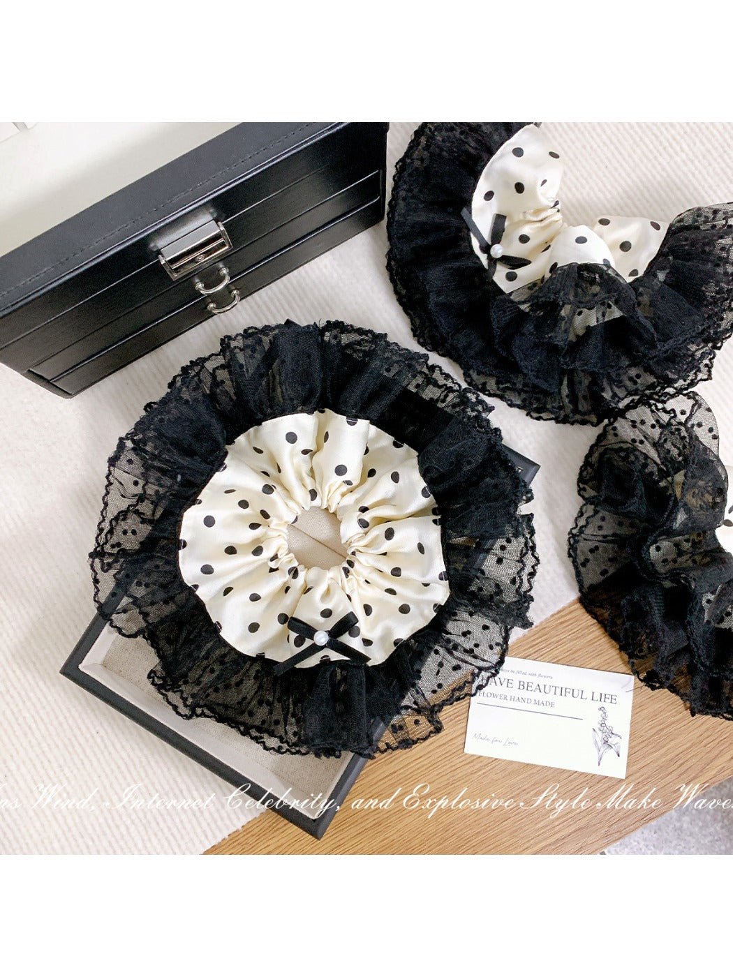 Gifty - Bowknot Wave Point Lace Hair Circle