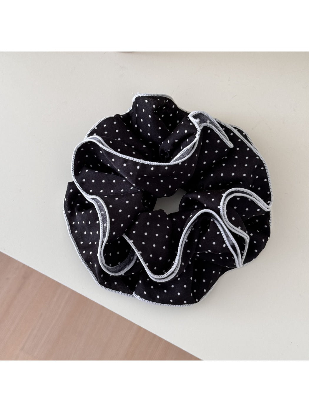 Gifty - Cute Polka Dot Scrunchie
