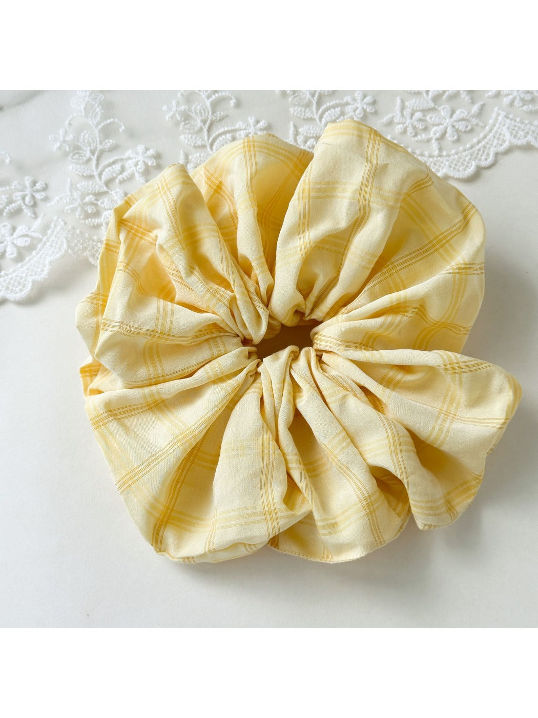 Gifty - Double Sided Pink Yellow Striped Scrunchies