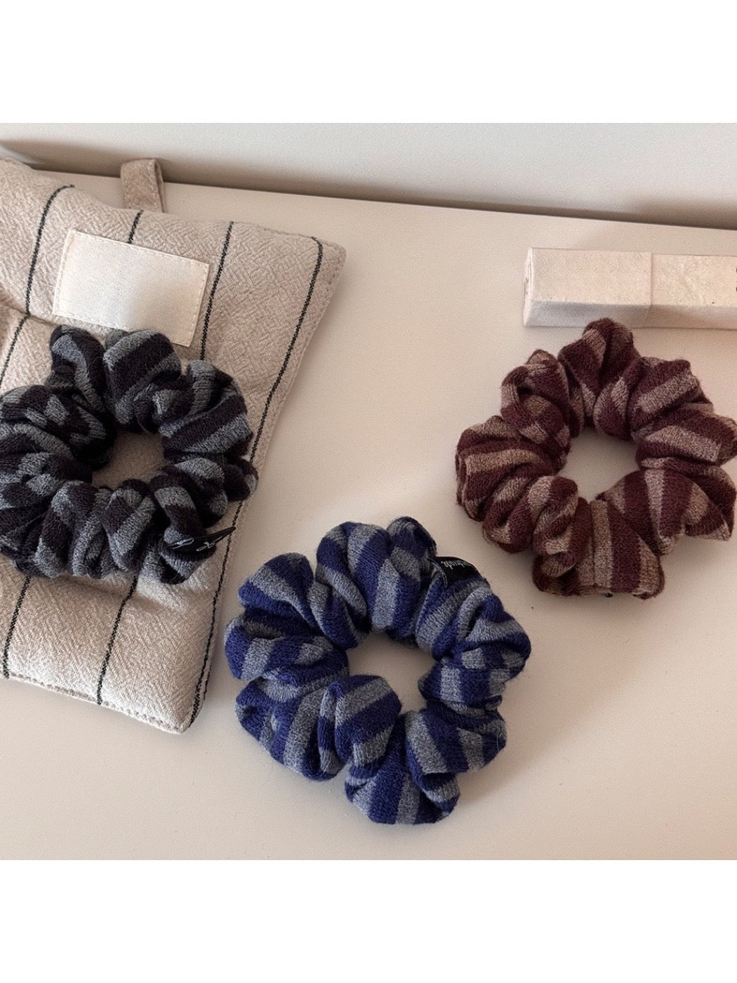 Gifty - Striped Knit Hair Scrunchie