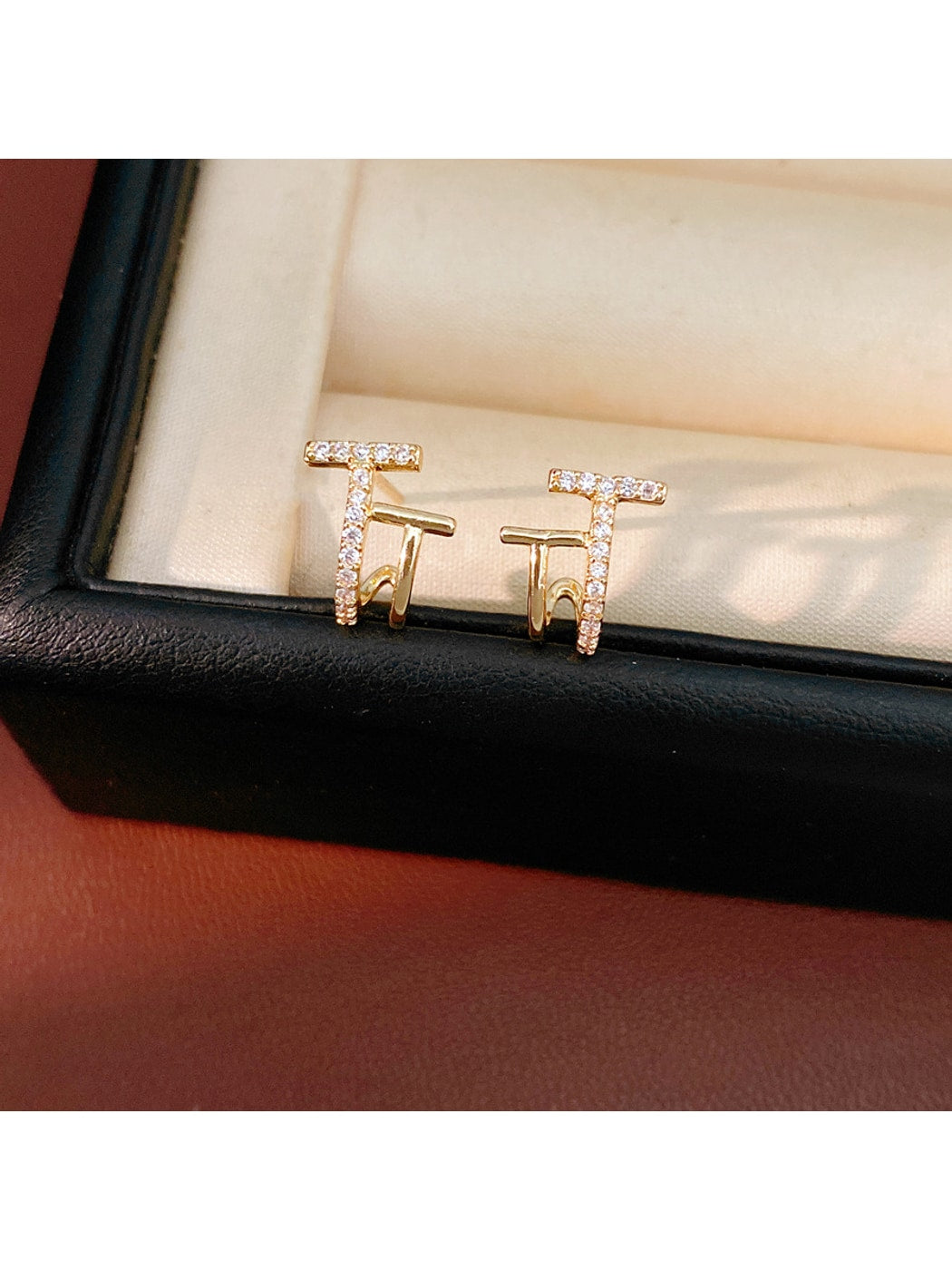 Earedge - Clean Line T Shape Alloy Fashion Stud Earrings