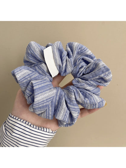 Gifty - Chic Striped Pleated Scrunchie