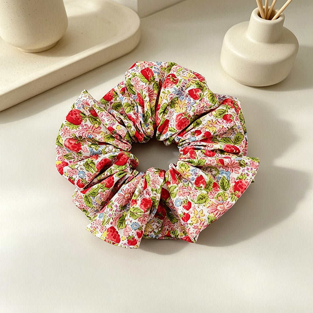 Gifty - Red Floral Print Polyester Scrunchie