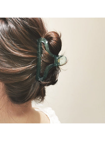 Beau - Transparent Fish Tail Claw Clip