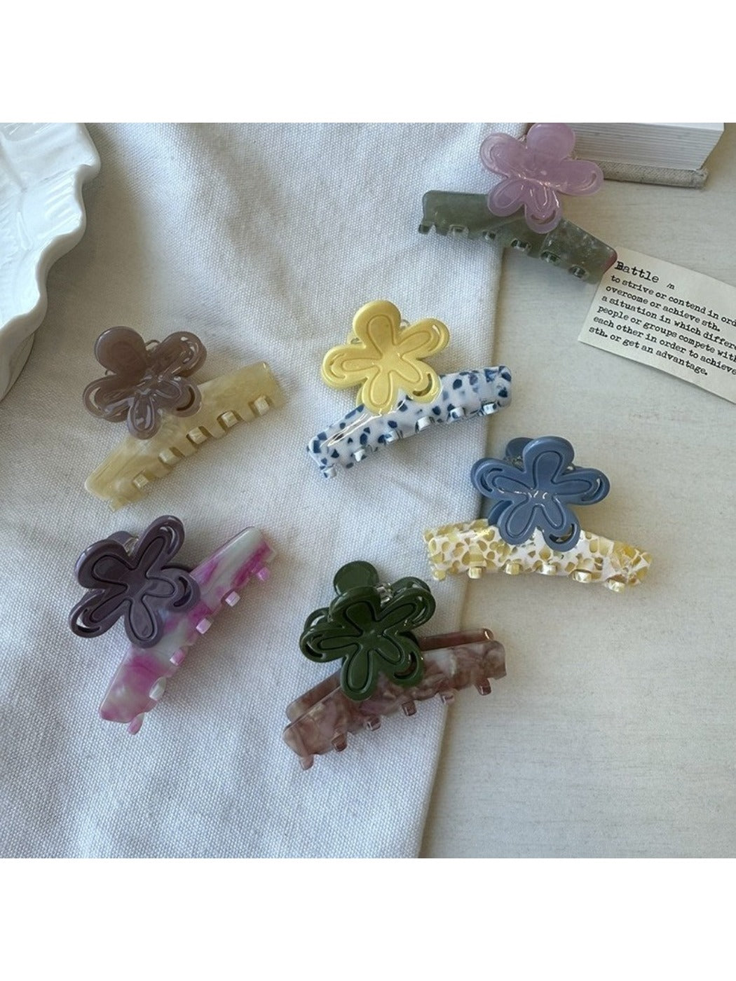 Beau - Simple Flower Hair Claw Clip