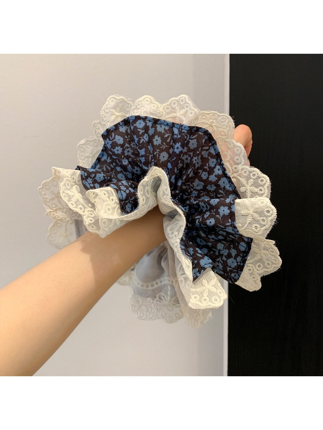 Gifty - Double Layer Lace Floral Print Hair Scrunchie