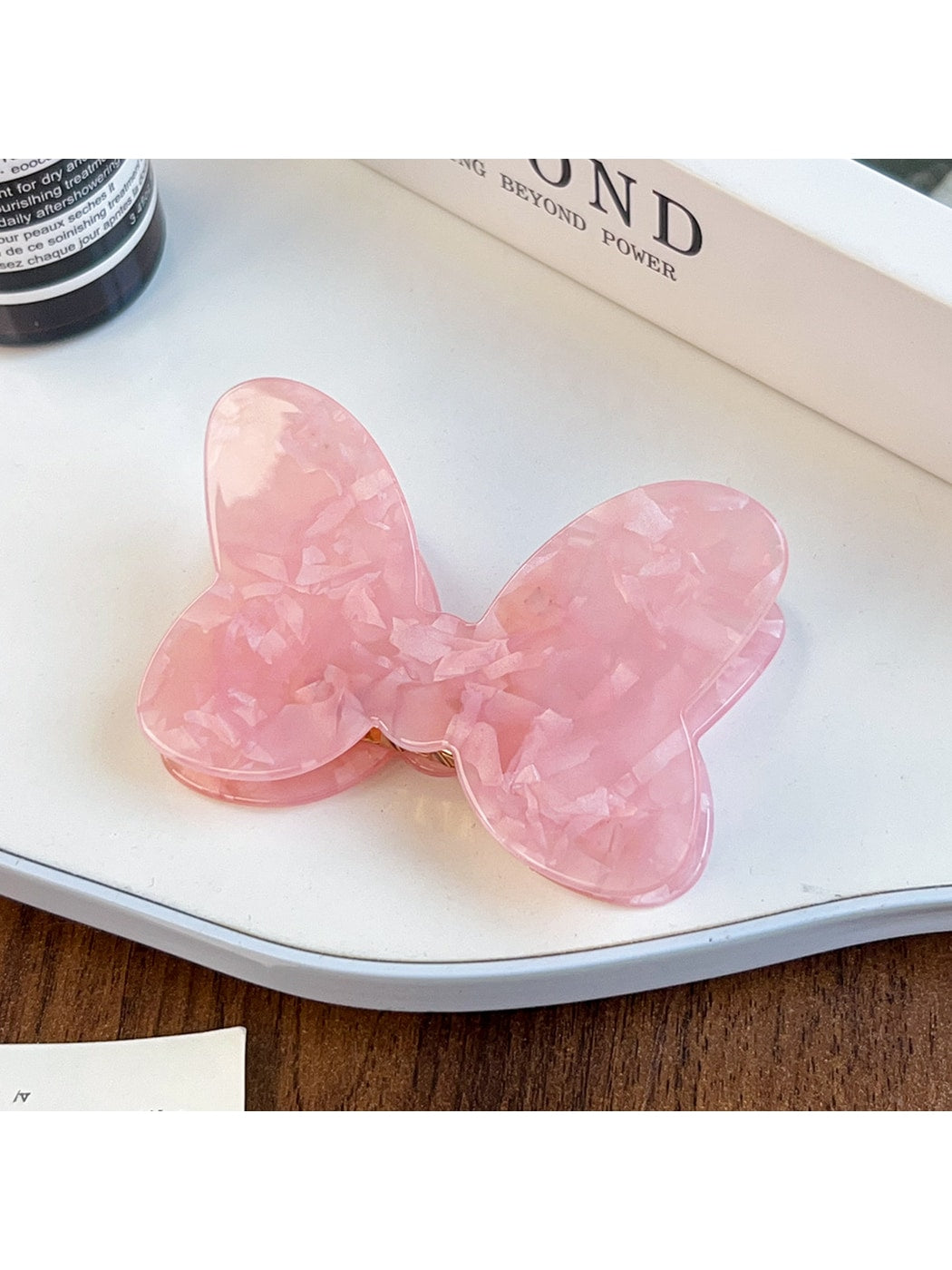 Beau - Acrylic Bow Shaped Decorative Hair Claw Clip