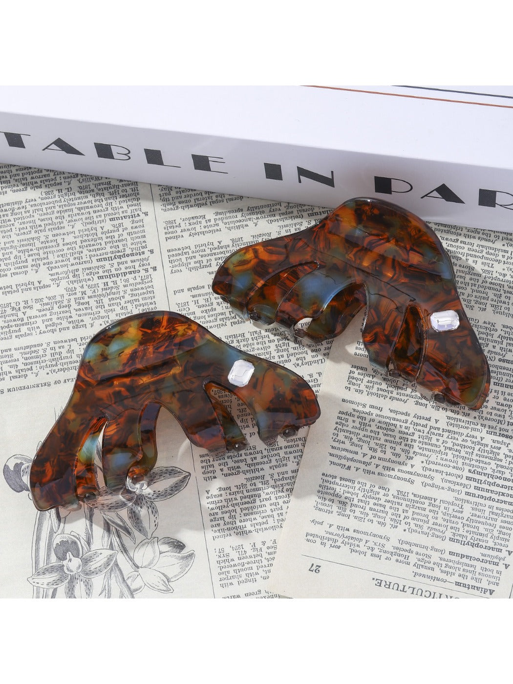 Beau - Medium Vintage Ombré Triangular Claw Clip
