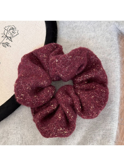 Gifty - Elegant Soft Plush Scrunchie