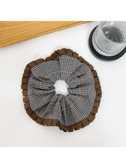 Gifty - Retro Preppy Plaid Scrunchie