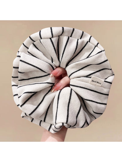 Gifty - Knitted Striped Hair Loop