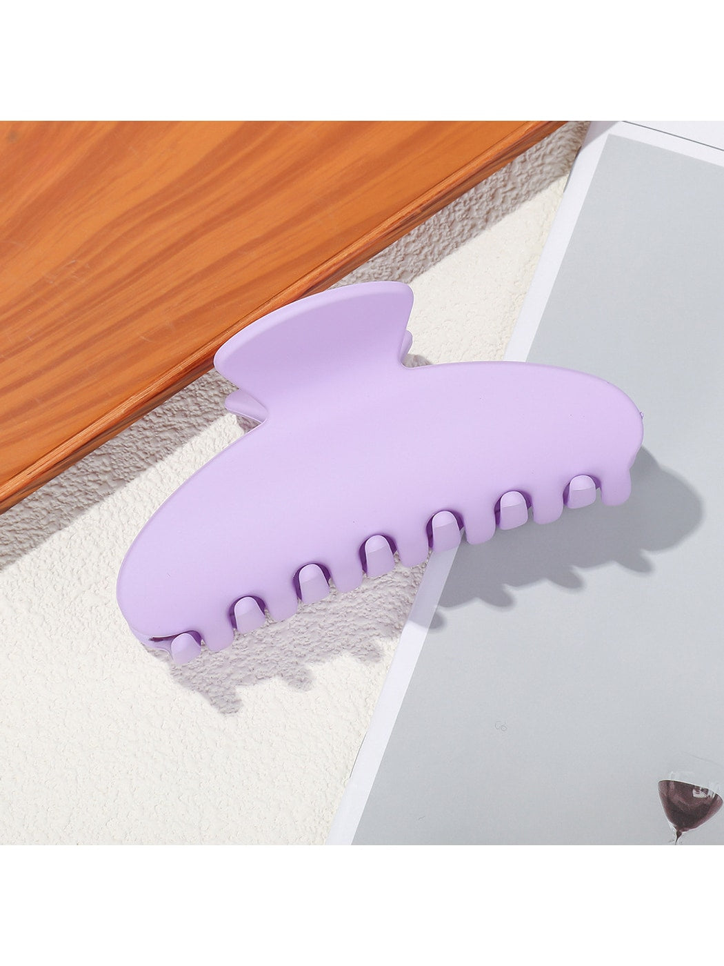 Beau - Matte Plastic Oval Shape Hair Styling Claw Clip