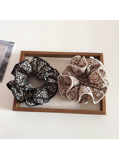 Gifty - Vintage Floral Ruffle Hair Scrunchie