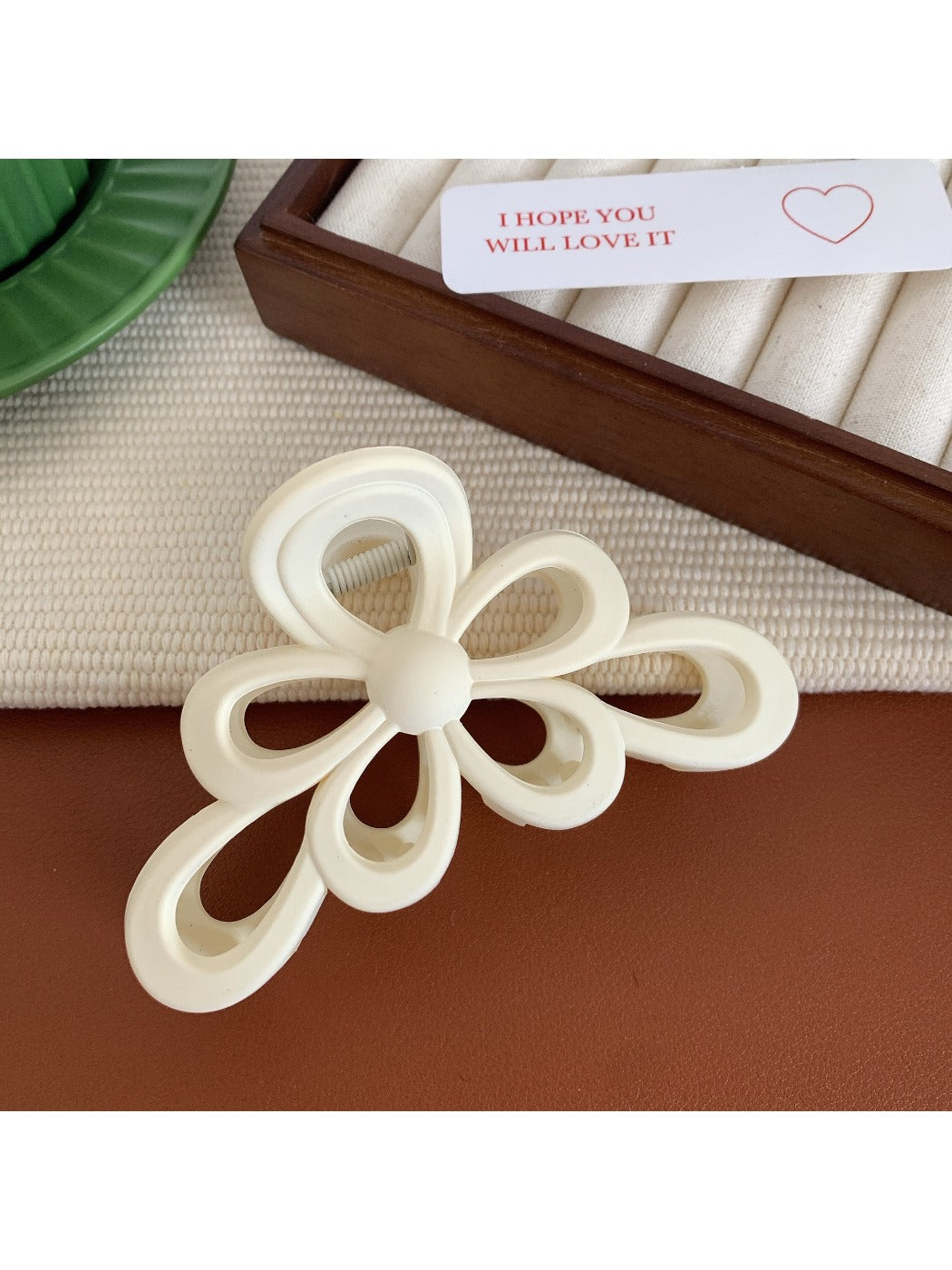 Beau - Camellia Shape Claw Clip