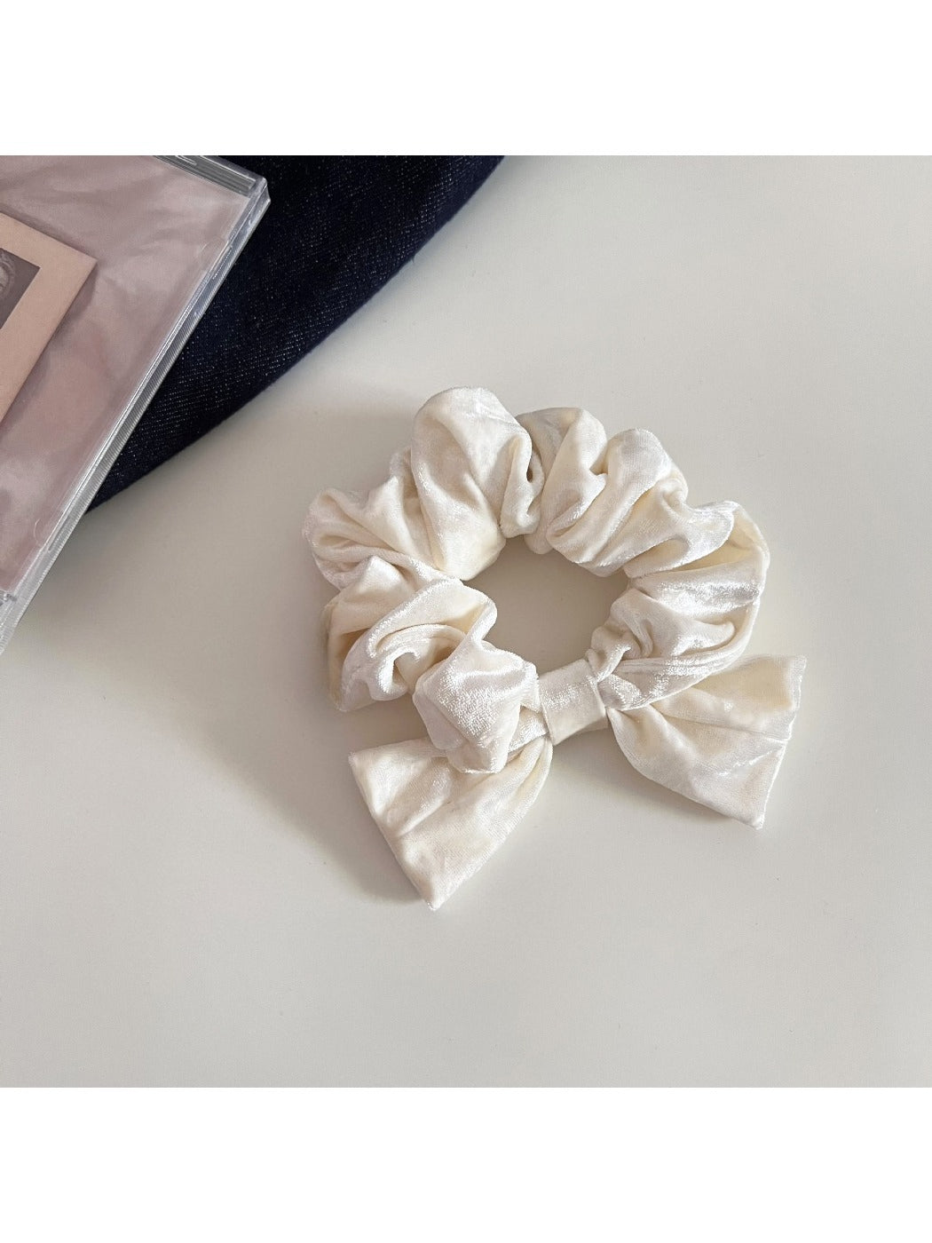Gifty - Fashionable Elegant Bow Scrunchie