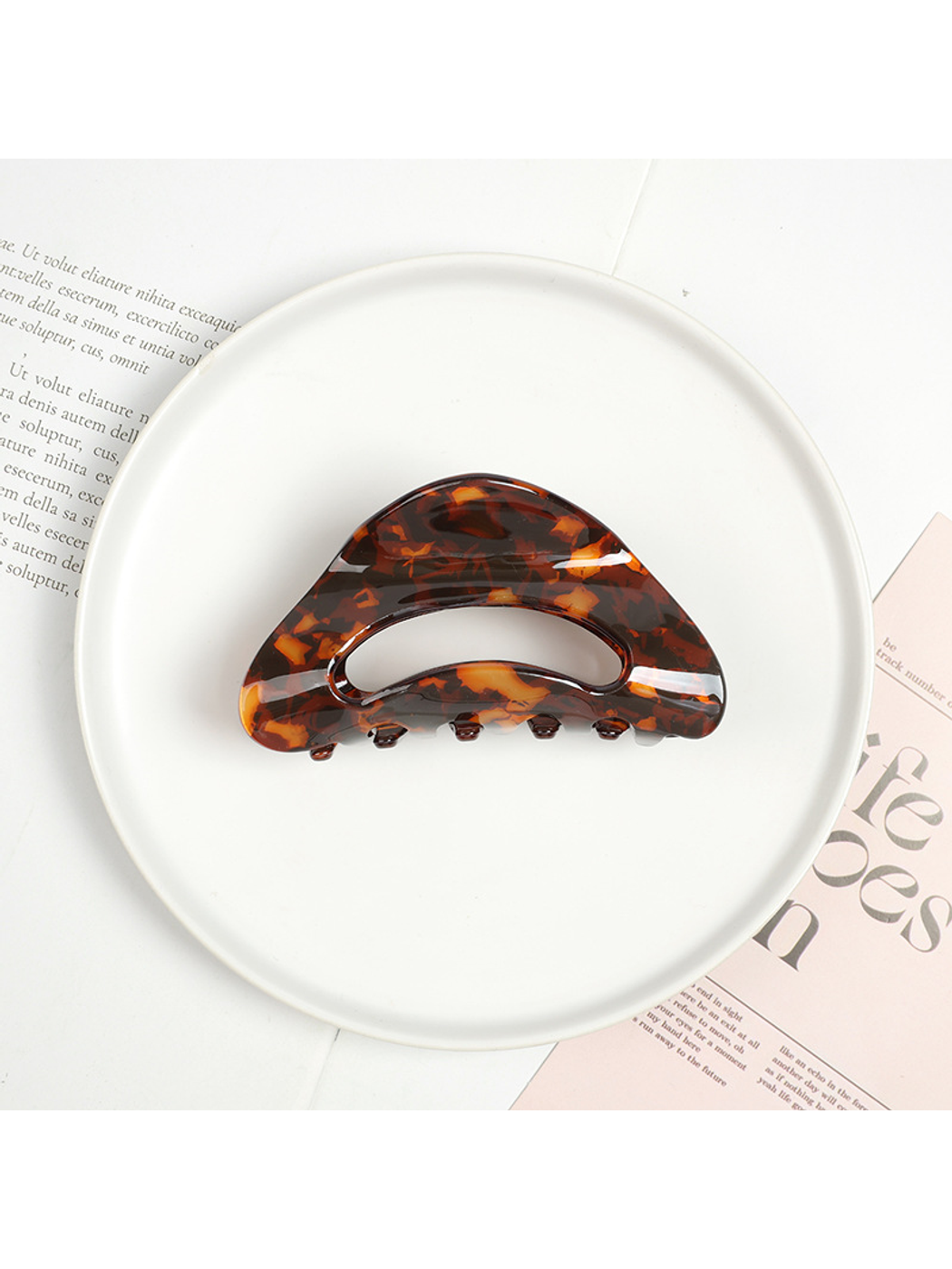 Beau - Acrylic Geometric Pattern Curved Claw Clip