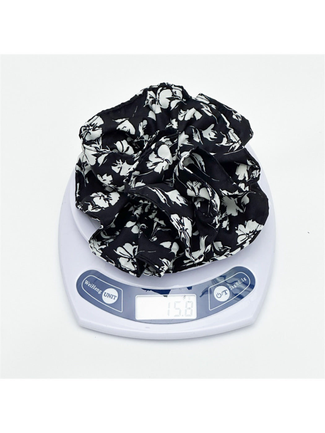 Gifty - Elegant Floral Print Scrunchie