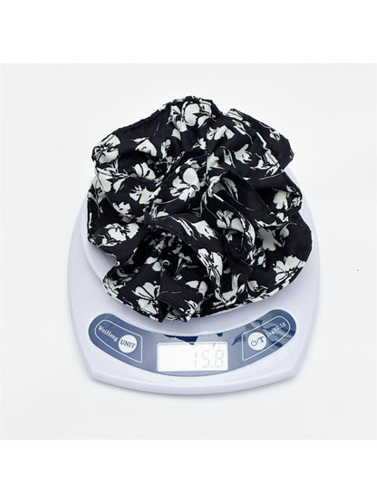 Gifty - Elegant Floral Print Scrunchie