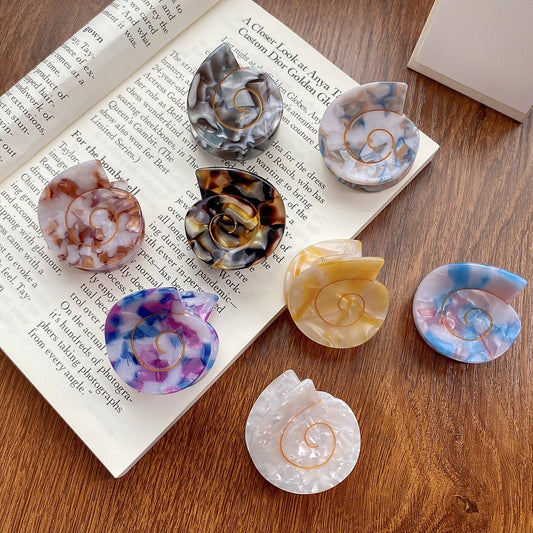 Beau - Geometric Swirl Conch Claw Clip
