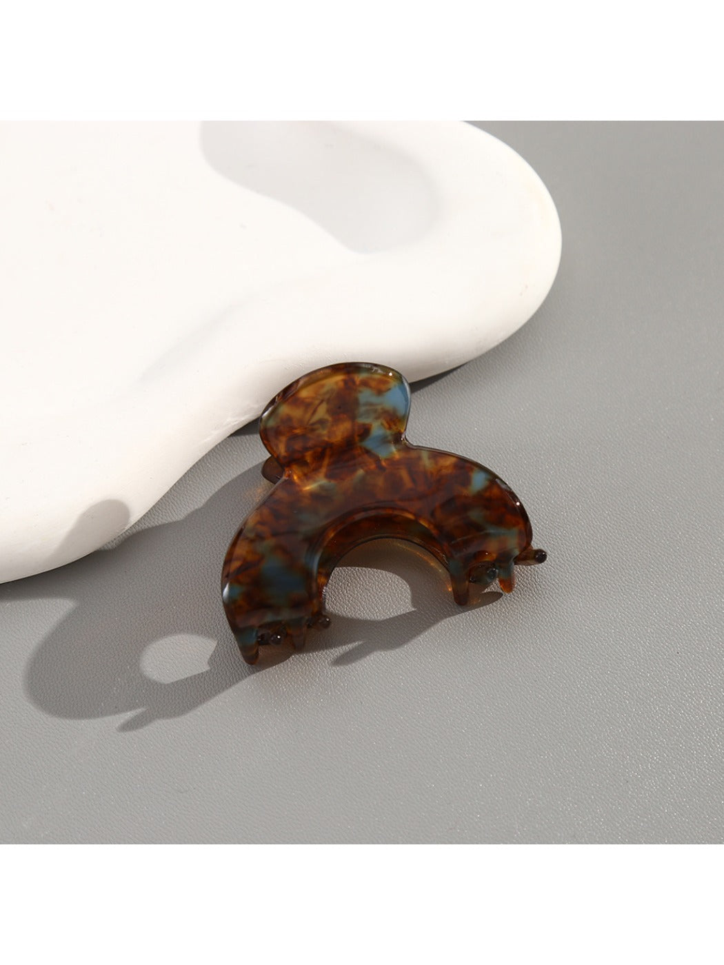Beau - Elegant Arched Hair Claw Clip