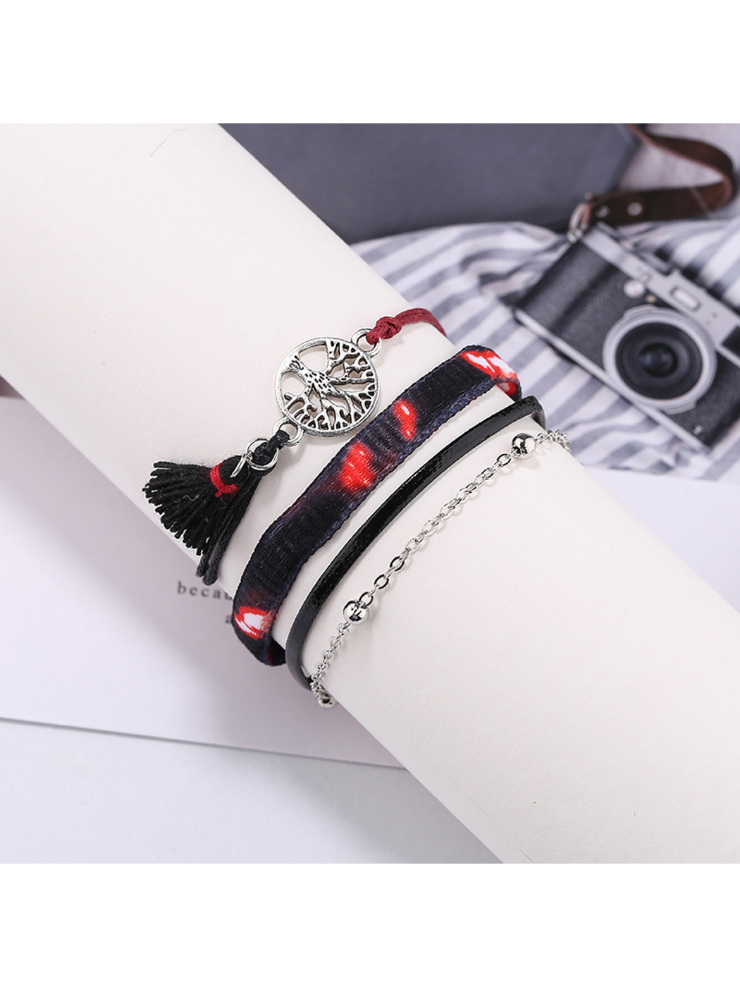 Lovra - Stylish Tree Shaped Tassel Beaded Bracelet