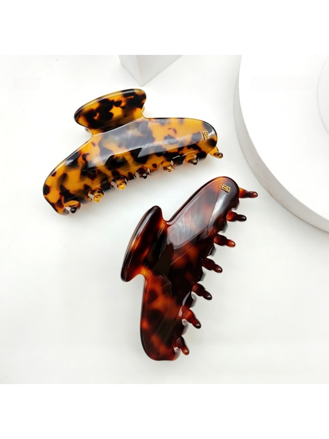 Beau - Glossy Vintage Style Acetate Hair Claw Clip