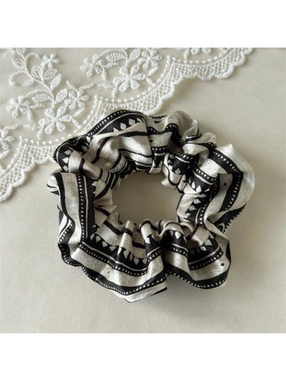 Gifty - Bohemian Satin Scrunchie with Flowing Ties