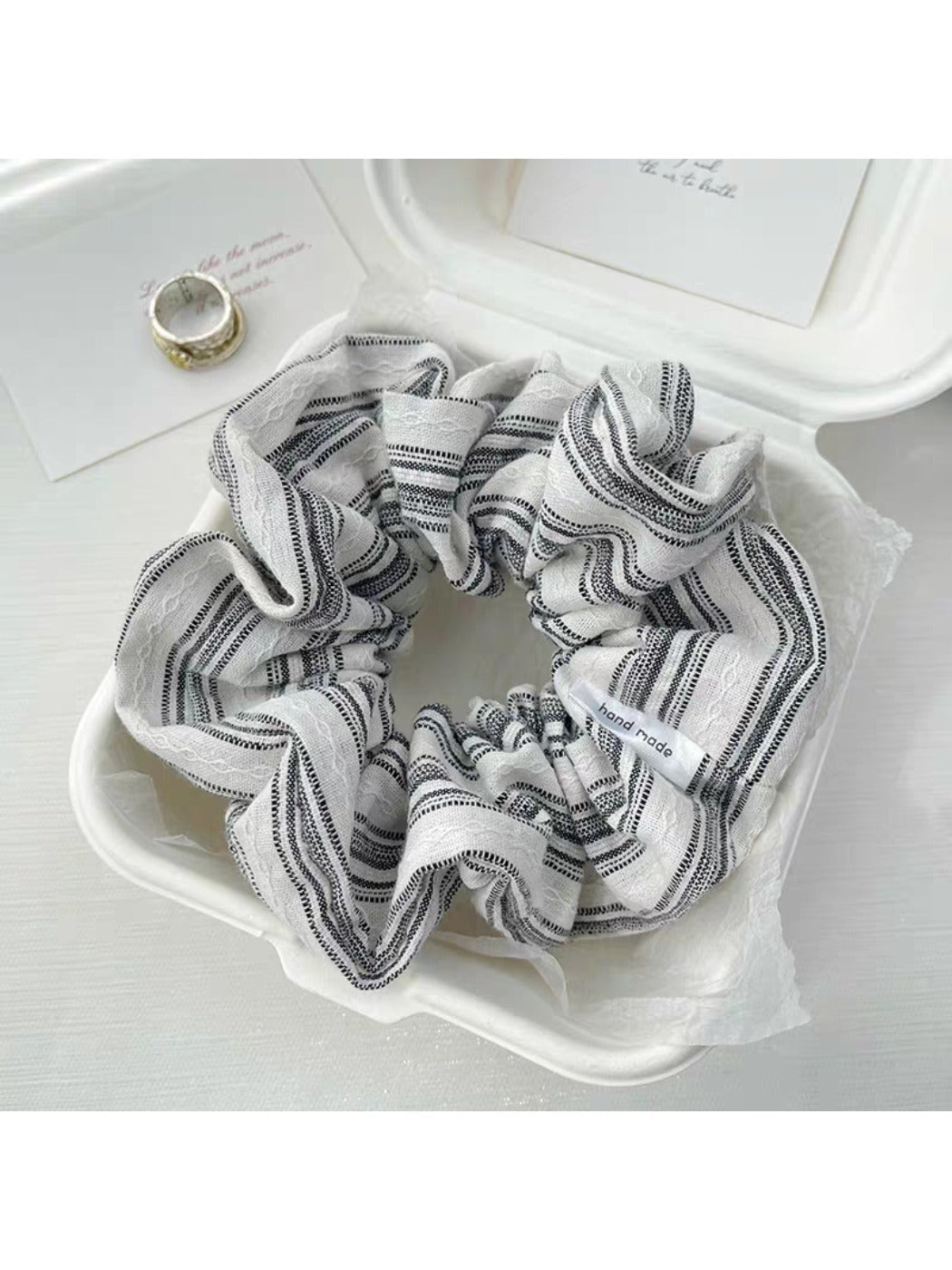 Gifty - Vintage Striped Hair Tie