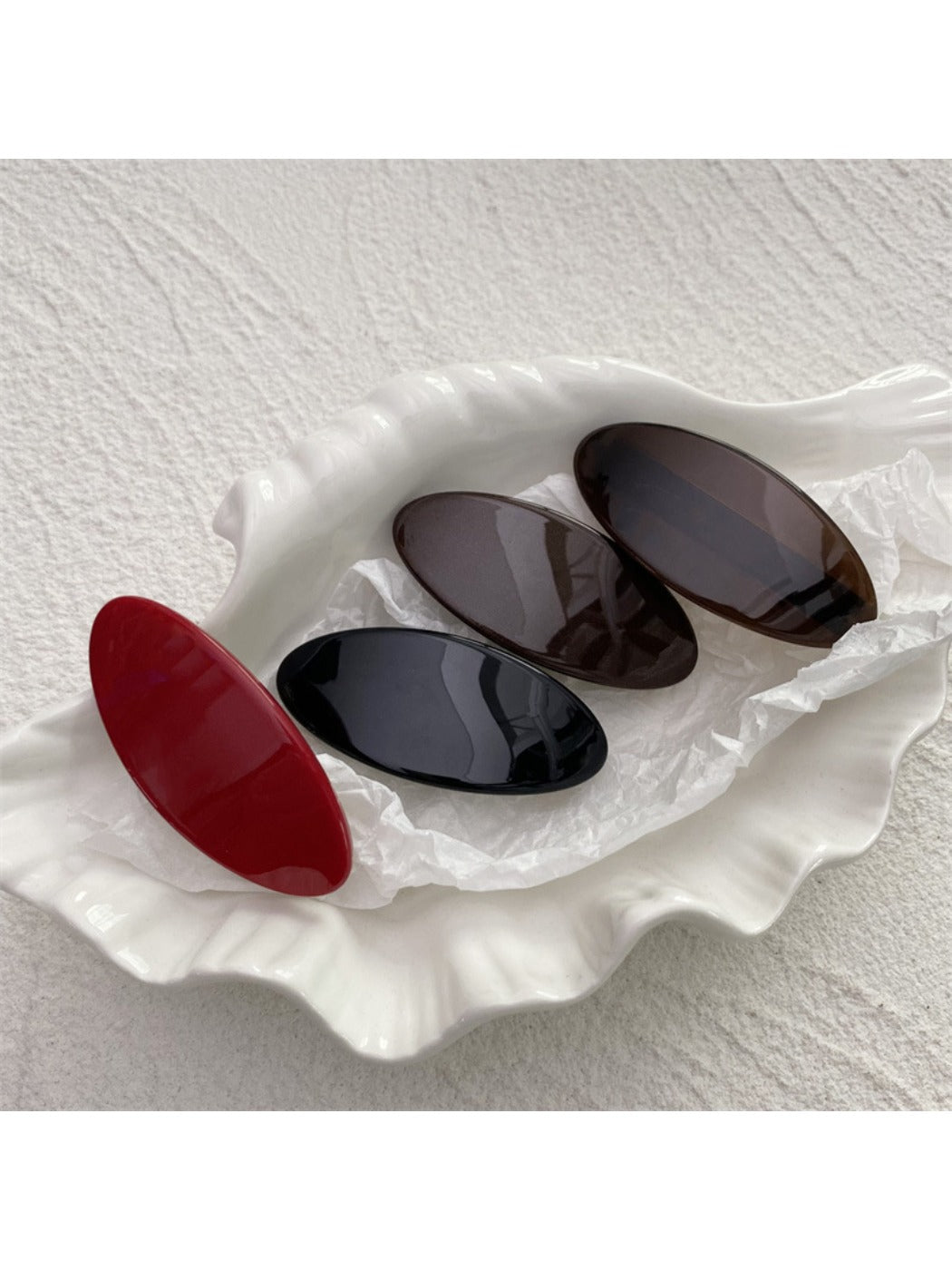 Beau - Minimalist Oval Hair Clip